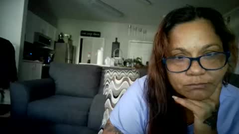 the Mini mami online show from November 19, 5:02 pm