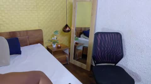 bigroundbooty_ online show from June 2, 8:54 pm