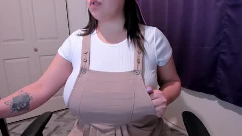 Snapshot of bigt3ti chatting on January 16, 1:37 am Nubia online show from January 16, 1:37 am
