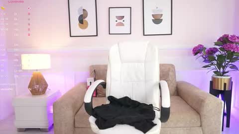 billiebrownn online show from December 18, 7:18 pm