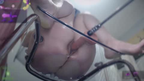 bisex woman online show from September 13, 9:45 pm