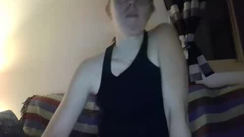 Snapshot of bisons5679946 chatting on October 16, 9:39 pm bisons online show from October 16, 9:39 pm