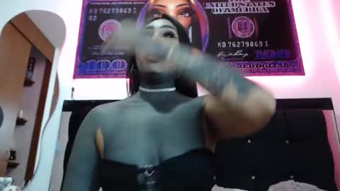 Snapshot of black_eyestattoo chatting on January 5, 12:42 am karenth soto online show from January 5, 12:42 am