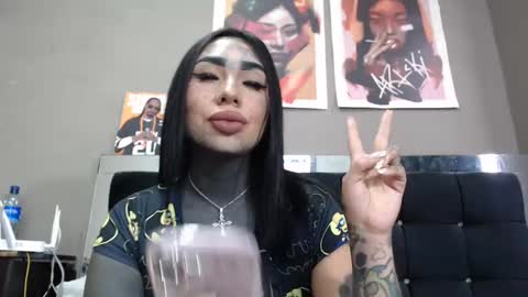 Snapshot of black_eyestattoo chatting on December 5, 10:12 pm karenth soto online show from December 5, 10:12 pm