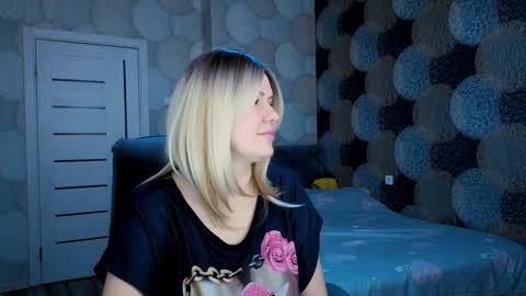 Snapshot of blackeyes11 chatting on December 14, 4:34 am blackeyes11 online show from December 14, 4:34 am