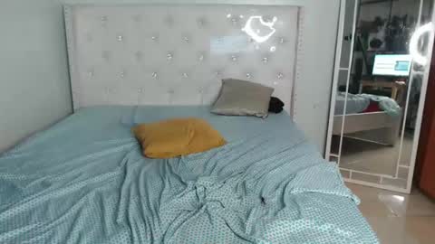 Cleo online show from October 23, 3:01 am