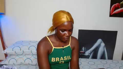 Snapshot of blackmellanin_ chatting on September 21, 4:11 am Smiley sylivia online show from September 21, 4:11 am