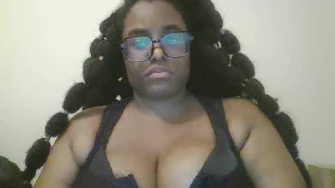 blackqueennie online show from November 18, 3:40 am