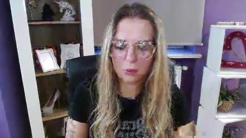 Snapshot of blackrosezoey chatting on October 3, 5:12 am Z O E Y online show from October 3, 5:12 am