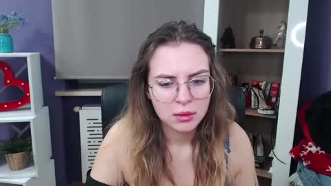 Snapshot of blackrosezoey chatting on December 3, 5:19 am Z O E Y online show from December 3, 5:19 am