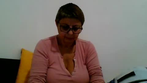 Snapshot of blackwidow05 chatting on October 22, 3:39 pm Black Widow online show from October 22, 3:39 pm