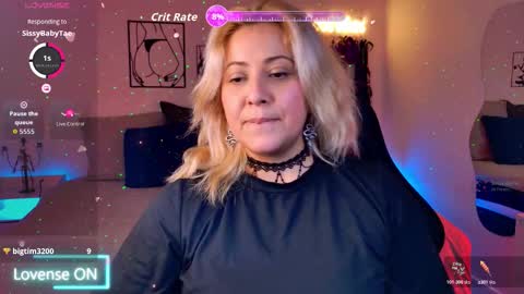 Johana S online show from December 4, 7:03 pm