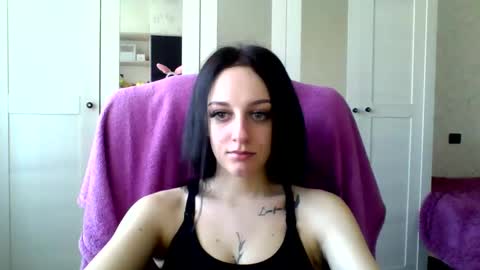 Snapshot of blacky_berry chatting on February 20, 2:24 pm Ivy online show from February 20, 2:24 pm