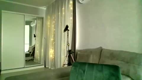 Snapshot of blacky_berry chatting on September 30, 3:06 pm Ivy online show from September 30, 3:06 pm