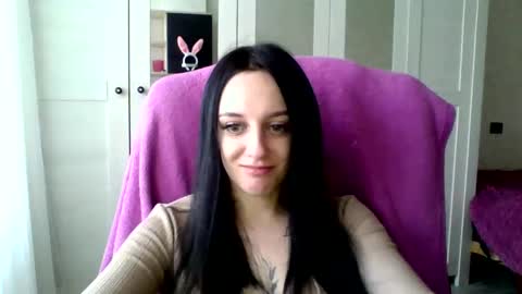 Snapshot of blacky_berry chatting on January 14, 1:49 pm Ivy online show from January 14, 1:49 pm