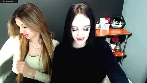 Snapshot of blacky_berry chatting on December 21, 9:58 pm Ivy online show from December 21, 9:58 pm