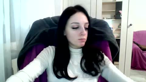 Snapshot of blacky_berry chatting on February 4, 4:18 pm Ivy online show from February 4, 4:18 pm