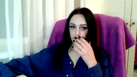 Snapshot of blacky_berry chatting on February 10, 4:36 pm Ivy online show from February 10, 4:36 pm