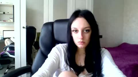 Snapshot of blacky_berry chatting on January 20, 2:03 pm Ivy online show from January 20, 2:03 pm