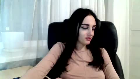 Snapshot of blacky_berry chatting on January 27, 5:26 pm Ivy online show from January 27, 5:26 pm