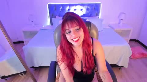 Snapshot of blair_red_ chatting on October 6, 12:22 pm blair_red_ online show from October 6, 12:22 pm
