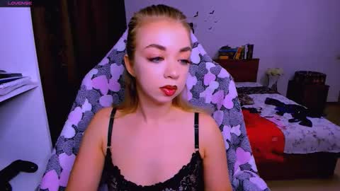 Nicole online show from November 28, 11:57 am