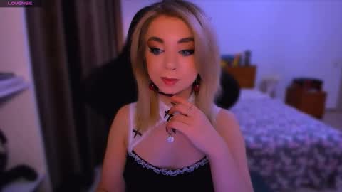 Nicole online show from November 20, 10:16 am