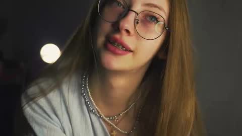  LiLy online show from December 22, 3:15 pm