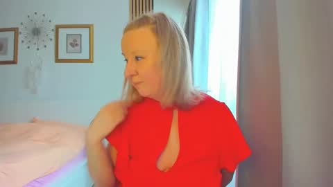 Nicole online show from February 5, 7:18 am