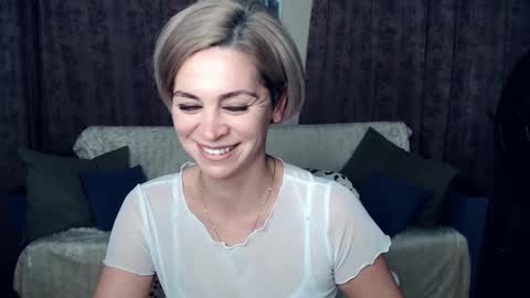 Lola online show from December 8, 8:47 pm