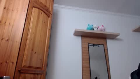 blondyelena online show from September 17, 7:50 am