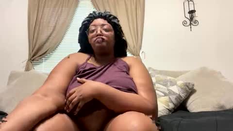 blucinnamon online show from December 15, 3:50 pm