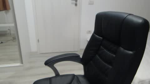 Snapshot of blue_eyes96 chatting on October 10, 4:56 pm Juliet online show from October 10, 4:56 pm