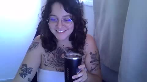 Snapshot of blue_liz chatting on October 12, 6:32 pm blue_liz online show from October 12, 6:32 pm