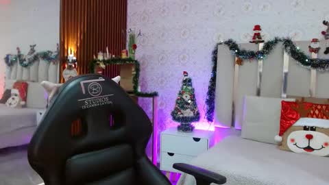 blue_tay1 online show from November 29, 12:42 pm