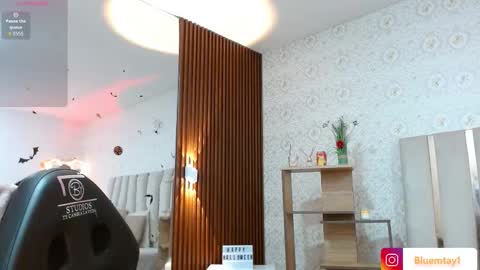 blue_tay1 online show from November 5, 12:10 pm