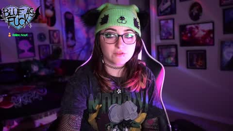 Blue online show from January 5, 2:38 am