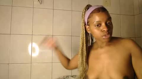 Tee online show from March 6, 7:54 pm