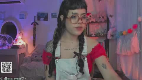 Snapshot of blushing_nymph chatting on September 26, 1:36 am Im Nym Justa nymph on twitter and IG online show from September 26, 1:36 am