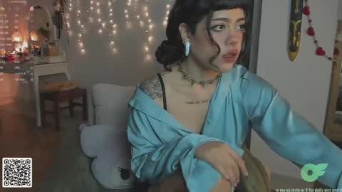 Snapshot of blushing_nymph chatting on February 22, 1:55 am Im Nym Justa nymph on twitter and IG online show from February 22, 1:55 am