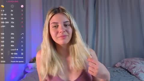 Snapshot of blushkitty chatting on October 15, 6:27 am Chloe online show from October 15, 6:27 am