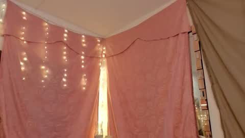   online show from November 8, 12:59 am