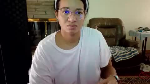 Queen Bon Vivantt online show from December 1, 1:58 pm