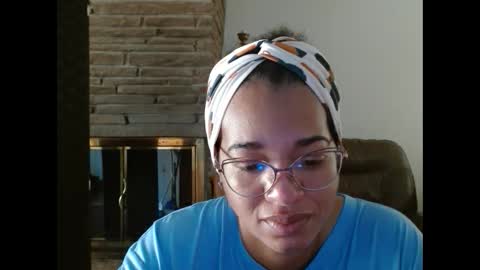 Snapshot of bonvivantb chatting on October 9, 1:37 pm Queen Bon Vivantt online show from October 9, 1:37 pm