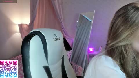 Snapshot of booozekirs_ chatting on October 3, 2:38 am Milena online show from October 3, 2:38 am