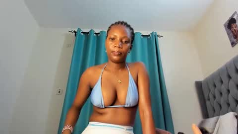 bouncy_booty677 online show from October 18, 10:18 am