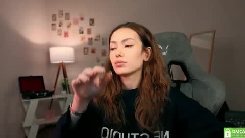 Lilly online show from December 3, 12:07 pm