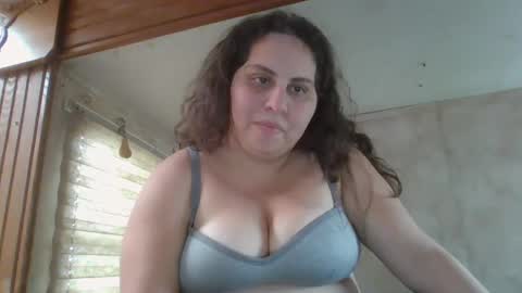 Snapshot of bratbrat23 chatting on February 21, 6:15 pm Bay online show from February 21, 6:15 pm