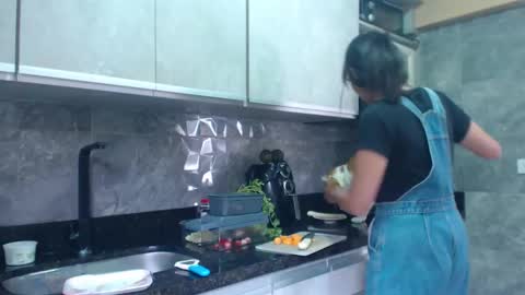 breakfastwithtiffanys online show from November 20, 5:36 pm