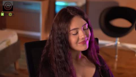 Leah online show from September 12, 7:18 am